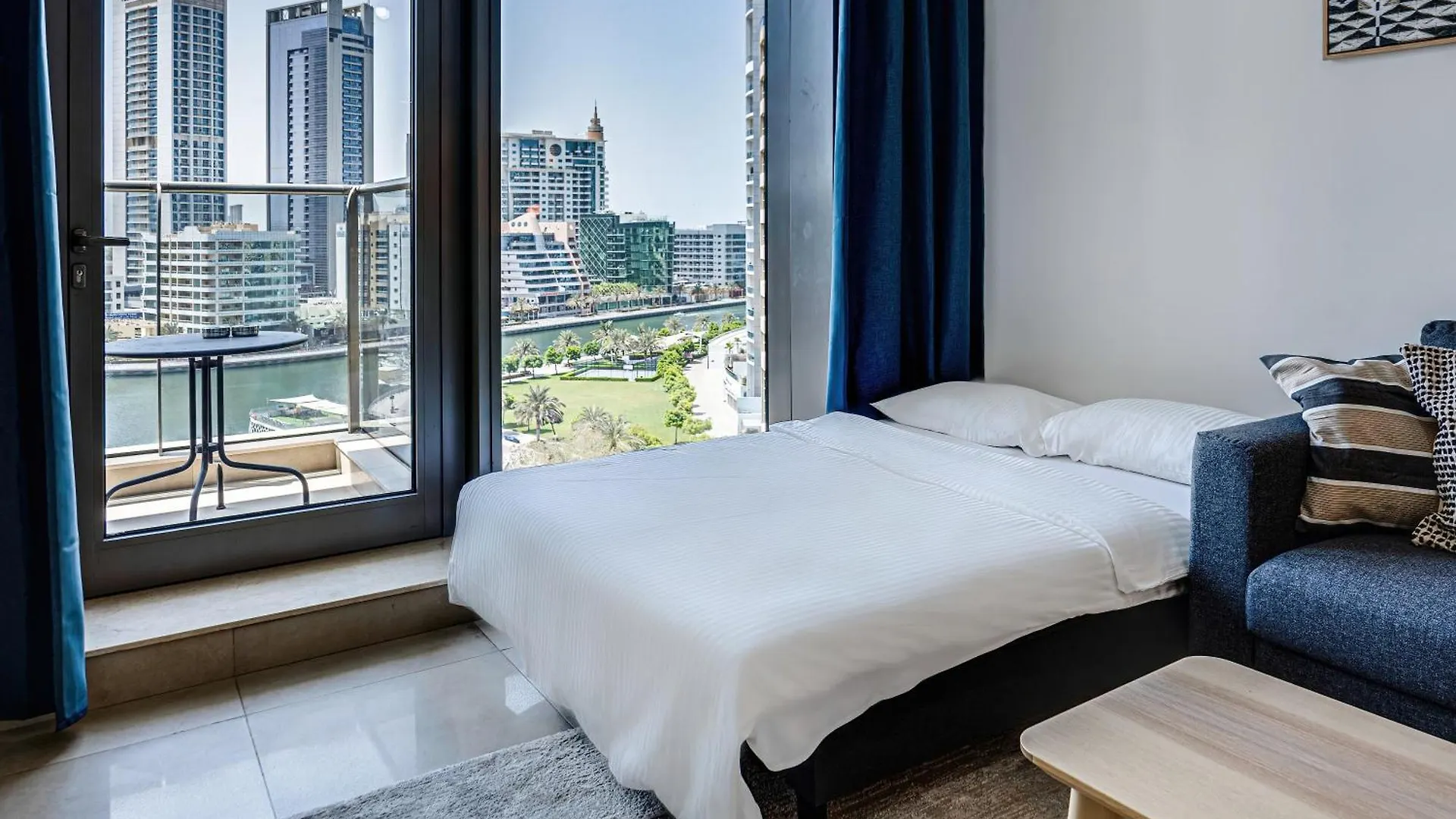 5 Star Sparkle Tower By Swarovski, Dubai Marina 0*,